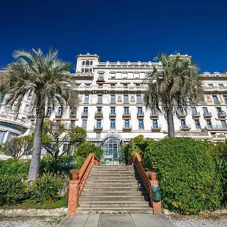 Riviera Palace - Vue Sur La - Parking Prive Apartment